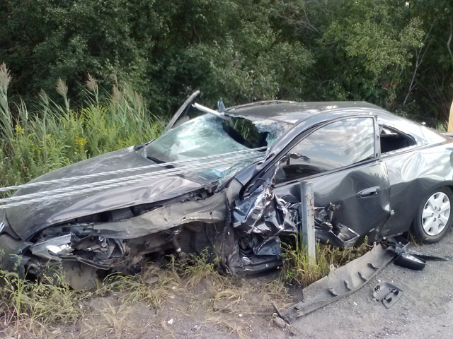 Wrecked-Honda-17m.jpg Wrecked-Honda-17m.jpg